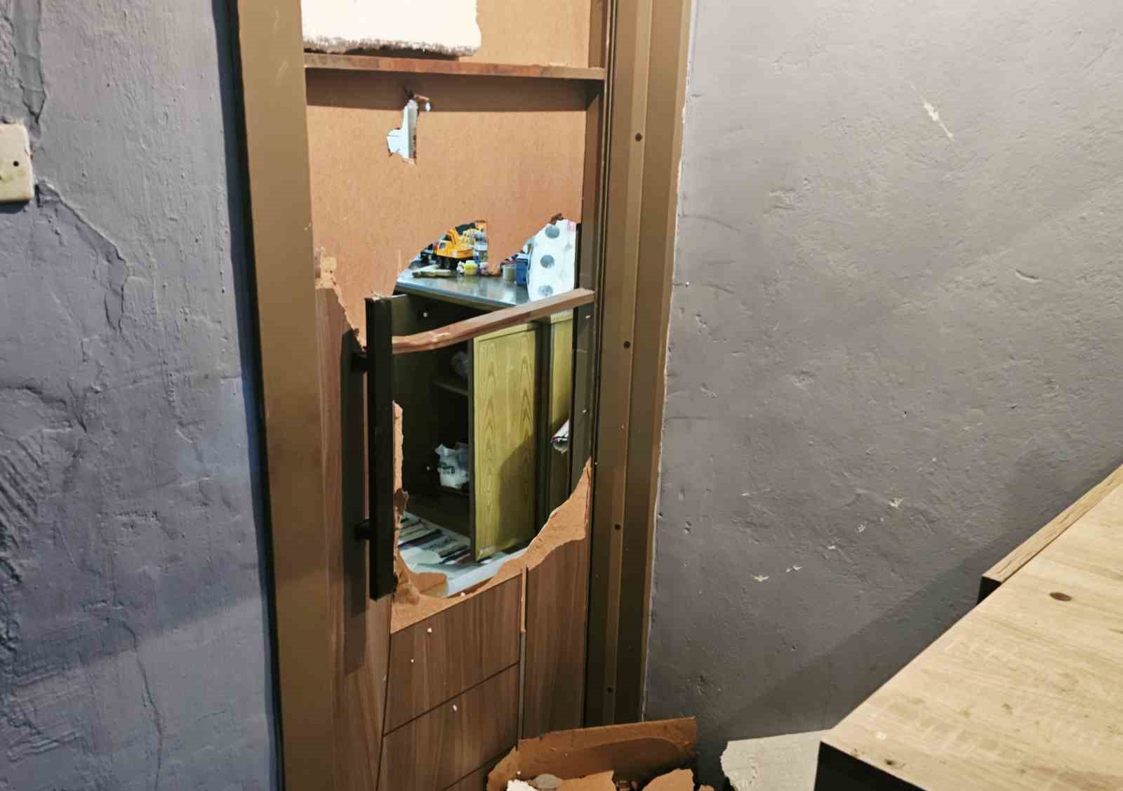 Evlere dadanan hırsızlar değerli eşya bulamayınca iş aletlerini çaldı
