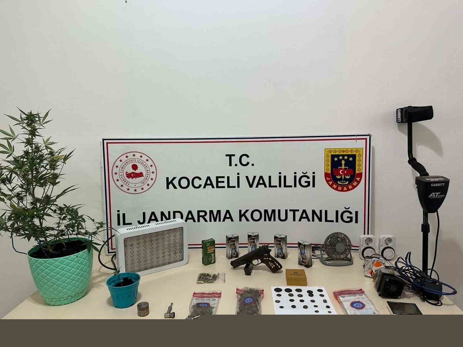 Evleri uyuşturucu serasına, tuvaletleri laboratuvara çevirmişler: 36 gözaltı
