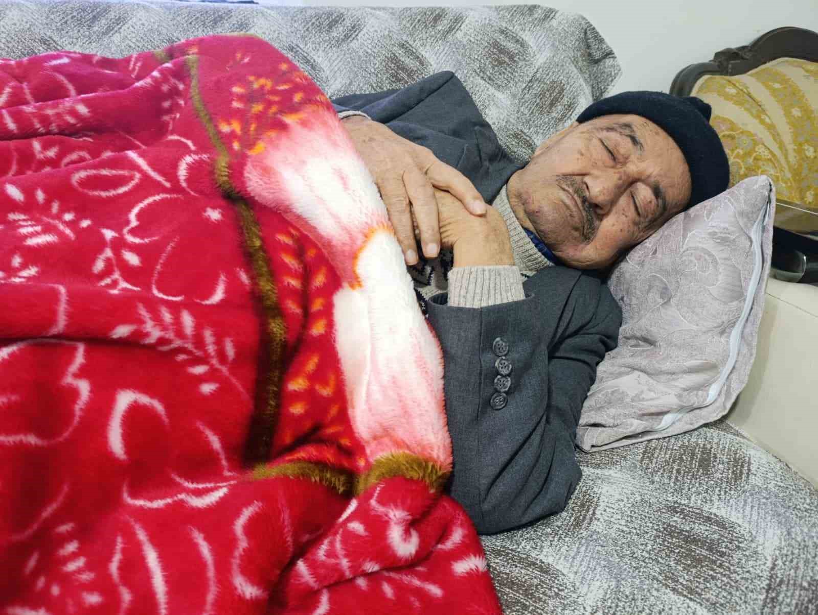 Evlerini devrettikleri oğulları kazada ölünce gelin evi sattı, yaşlı çift ortada kaldı iddiası
