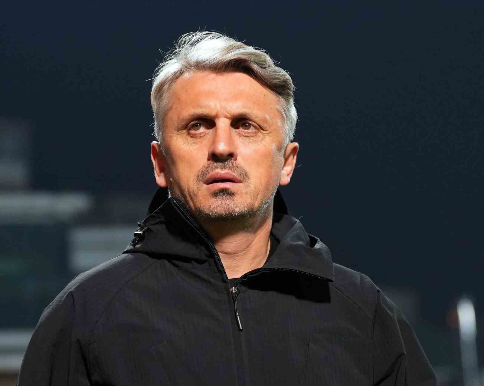 Eyüpspor, Teknik Direktör Orhan Ak ile yollarını ayırdı
