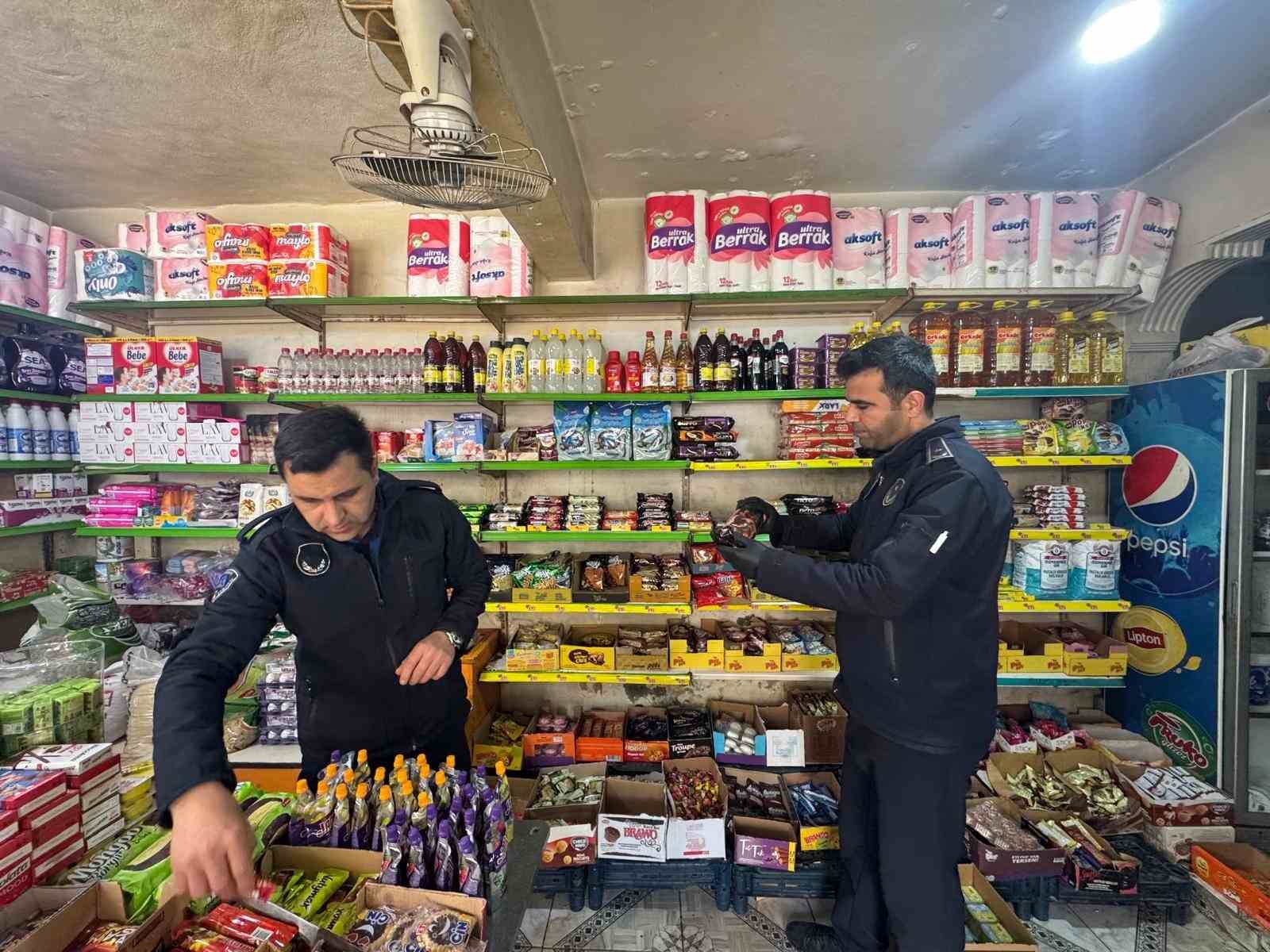 Eyyübiye zabıtası denetimlerini sürdürüyor
