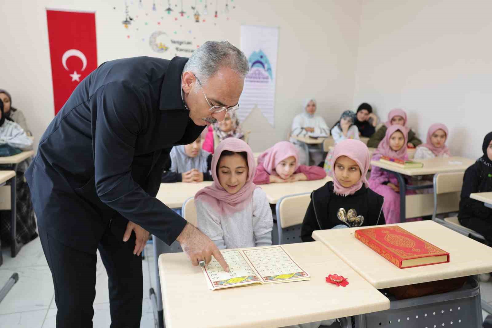 Eyyübiye’de Kur’an-ı Kerim okumaya başlayan çocuklar büyük sevinç yaşadı
