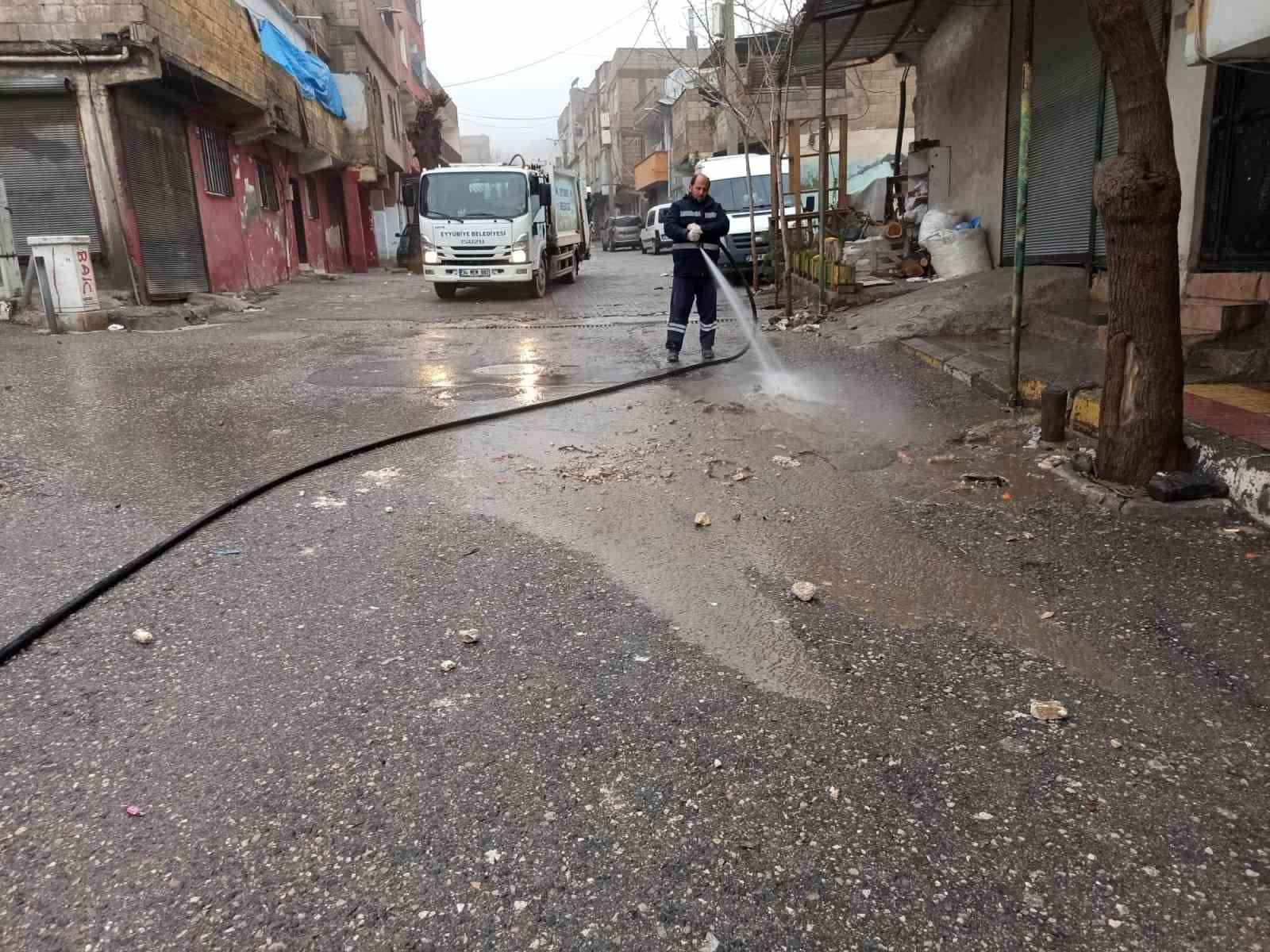 Eyyübiye’de selin izleri siliniyor
