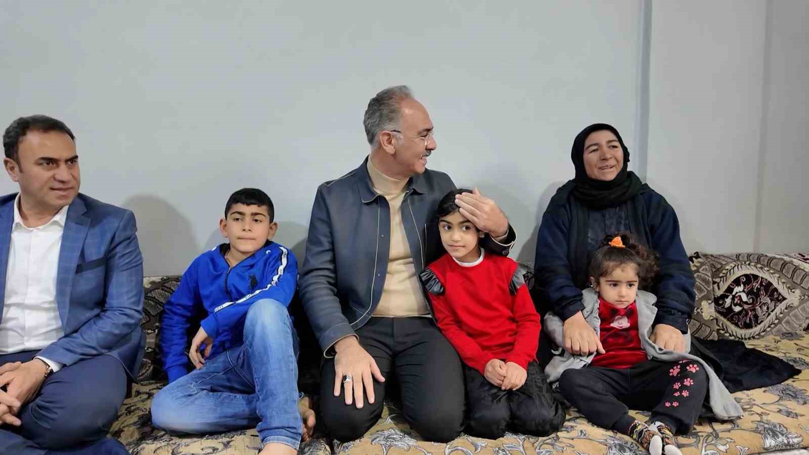 Eyyübiye’de yetimin yüzü güldü
Eyyübiye’de yetimin yüzü güldü