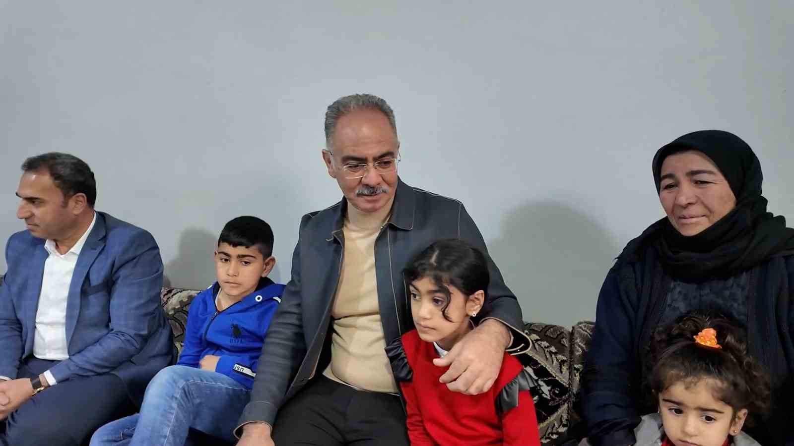 Eyyübiye’de yetimin yüzü güldü
Eyyübiye’de yetimin yüzü güldü