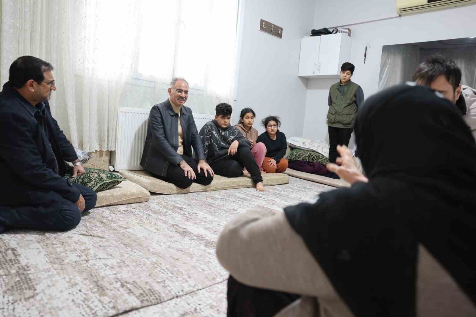 Eyyübiye’de yetimin yüzü güldü
Eyyübiye’de yetimin yüzü güldü