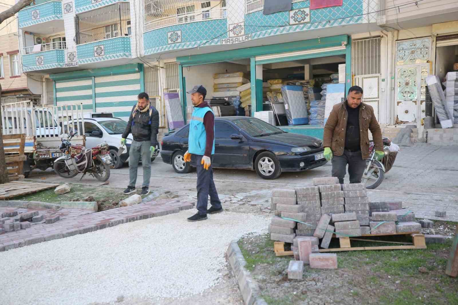 Eyyübiye’de yol ve parklar yenileniyor
