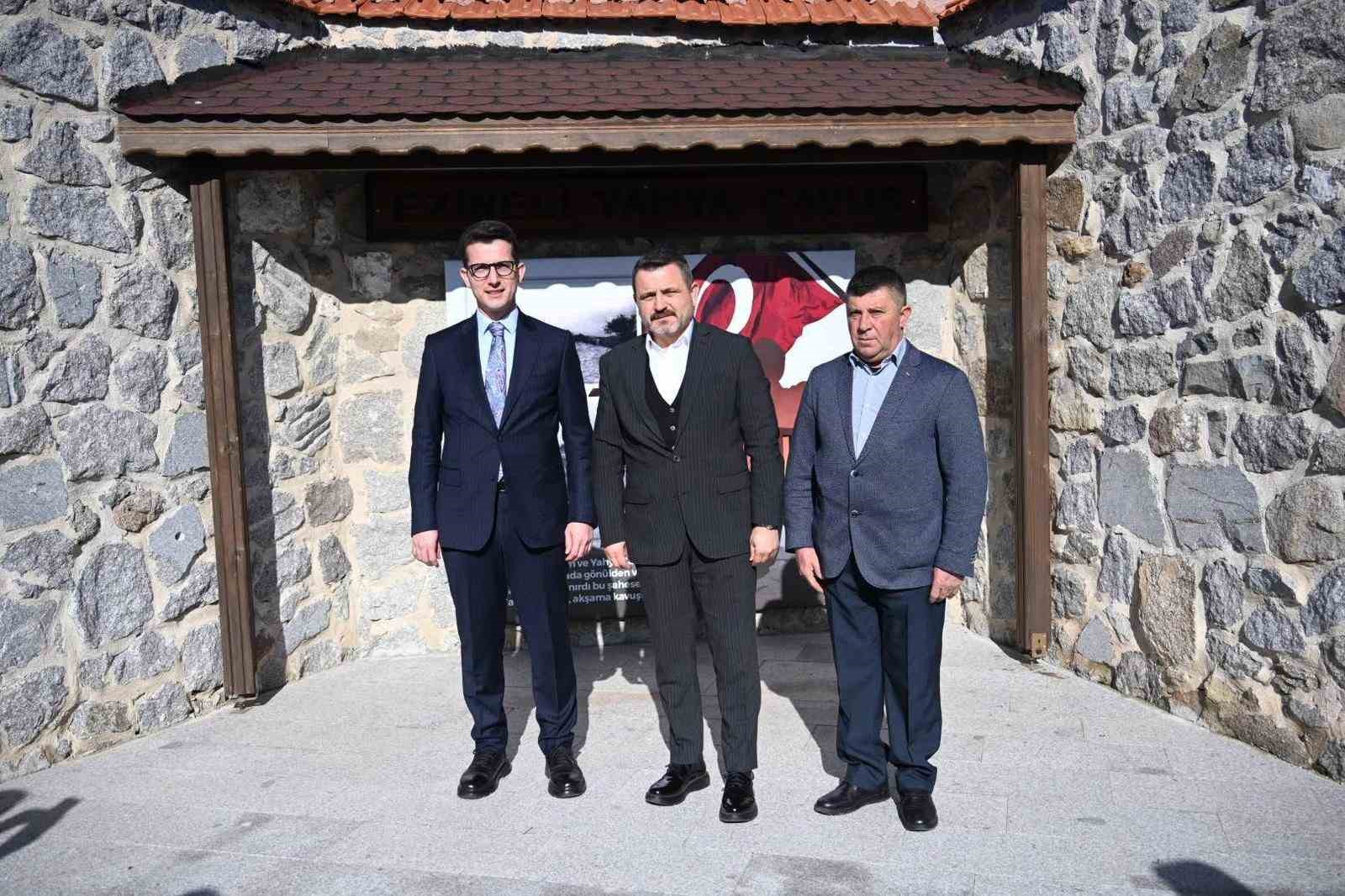 Ezineli Yahya Çavuş’un hiperrealist heykeli müzede sergilenmeye başlandı
