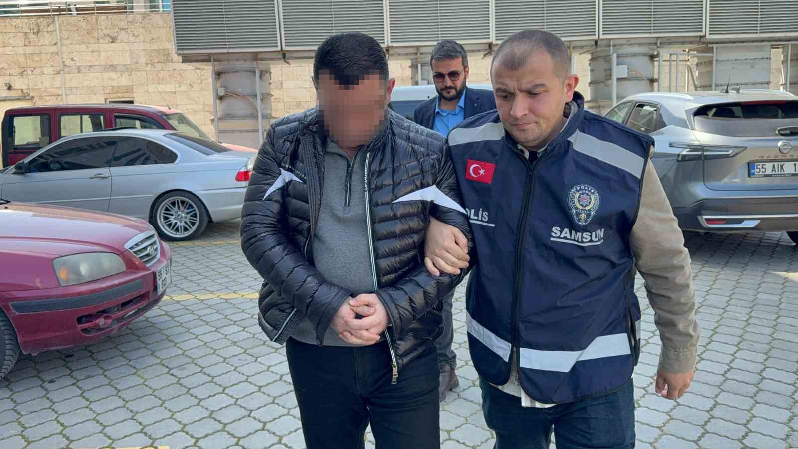 Fabrika müdürünün evinde cephanelik gibi silah ve malzeme çıktı
