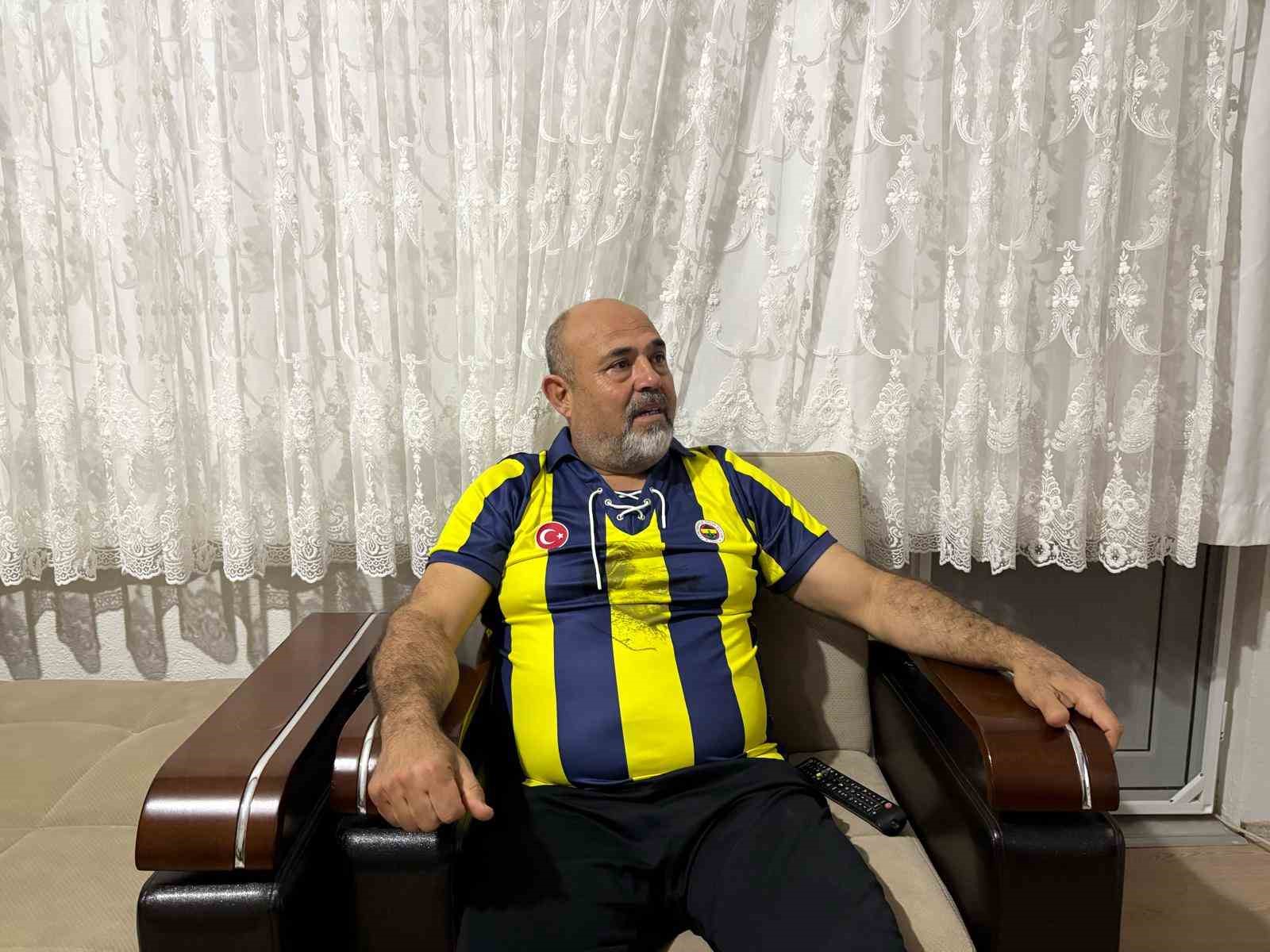 Fanatik üreticinin ‘Kante’ sevgisi: Domatesleri topladığı kasaya bile onun adını yazdırdı
