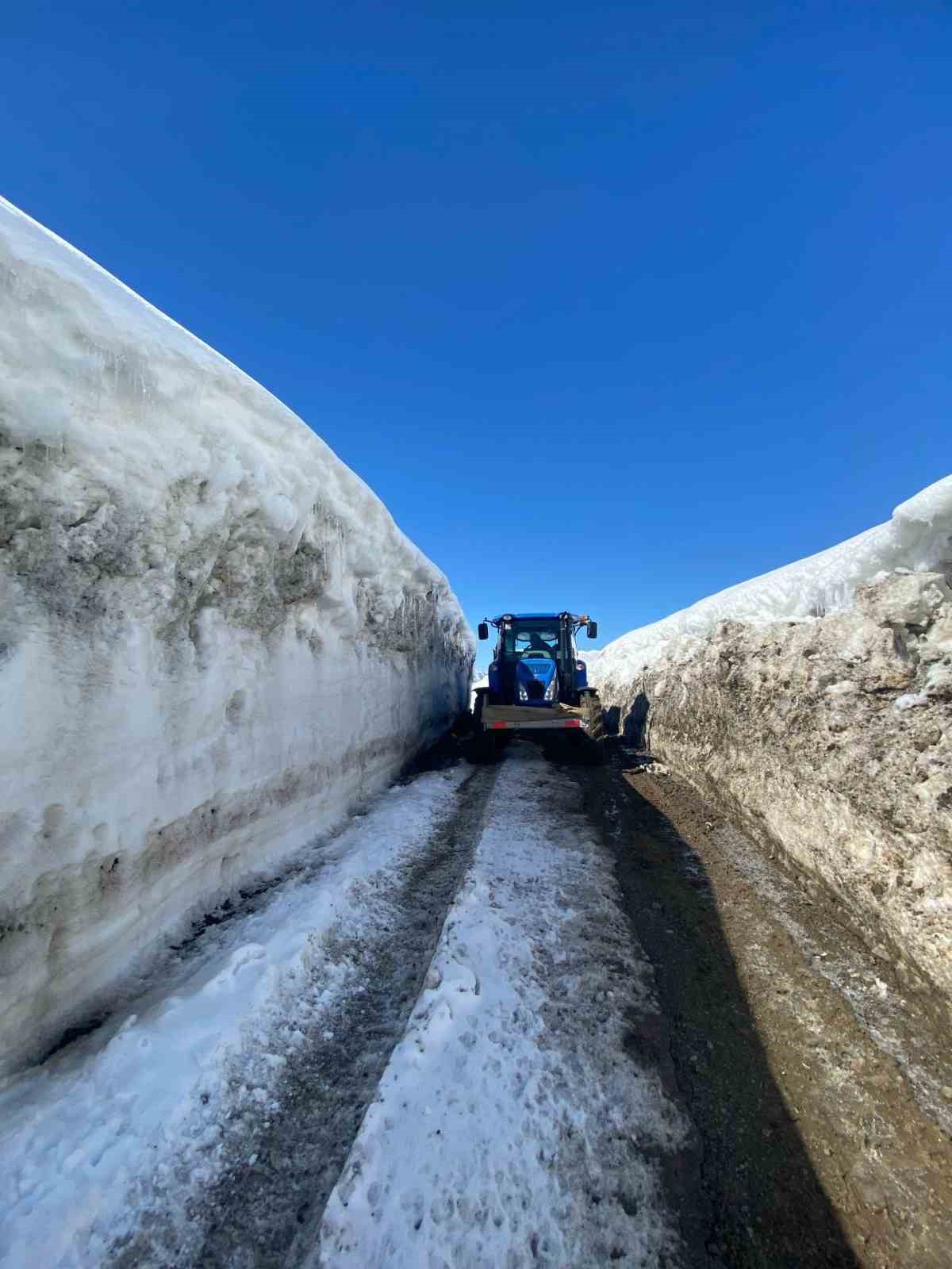 Faraşin Yaylası’nda göçerlerin zorlu dönüşü: Karı hesaba katmayınca mahsur kaldılar
