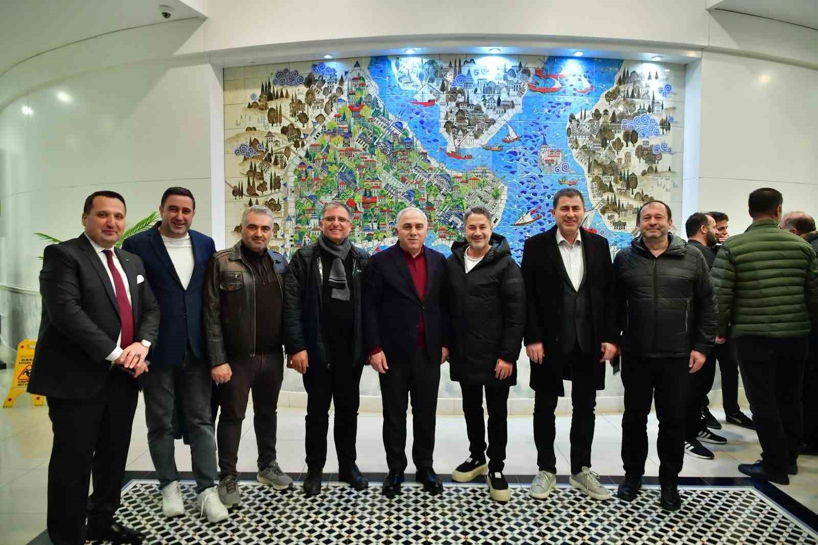 Fatih Belediyesi basın mensuplarını sahur sofrasında ağırladı
