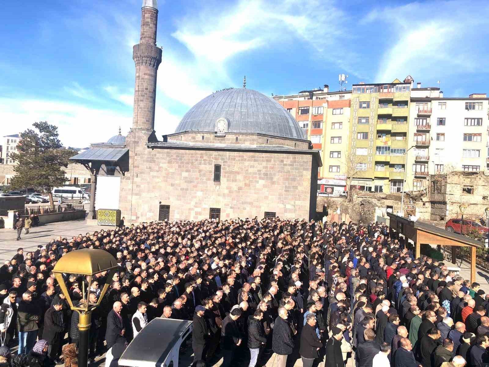 Fatih Kutlu öğretmen son yolculuğuna uğurlandı
