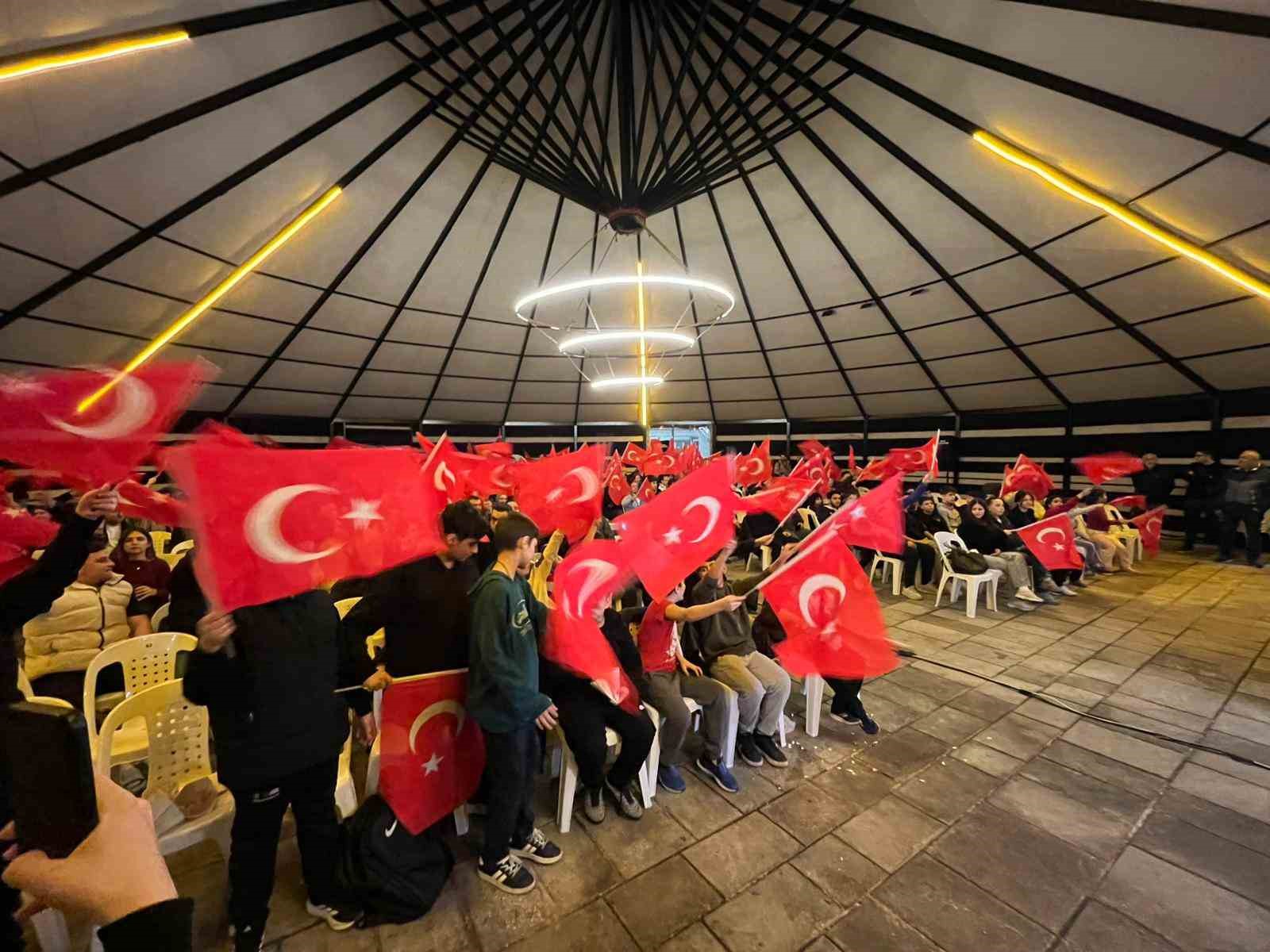 Fatih’te, A Milli Takım’ın Kosova galibiyeti coşkuyla kutlandı
