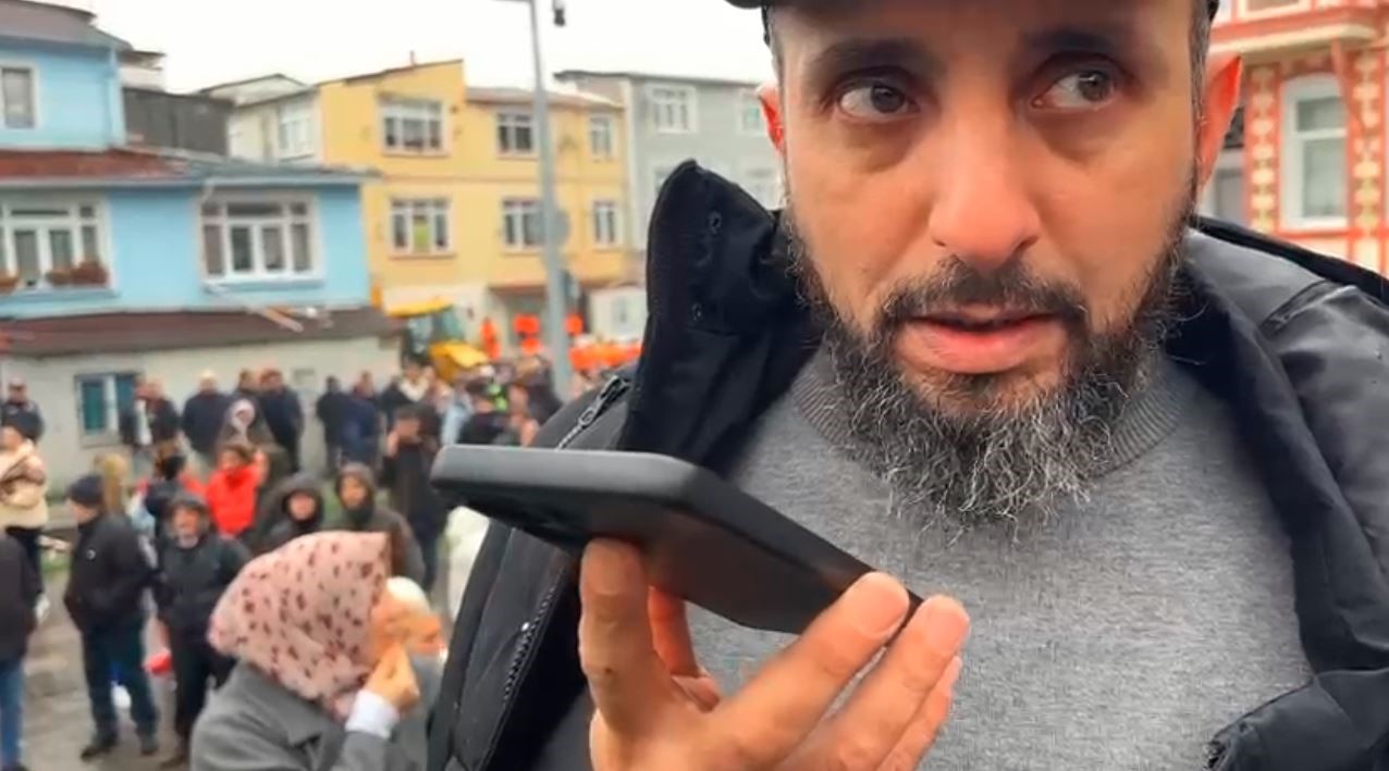 Fatih’te enkaz altındaki yakınıyla telefonda görüştü
