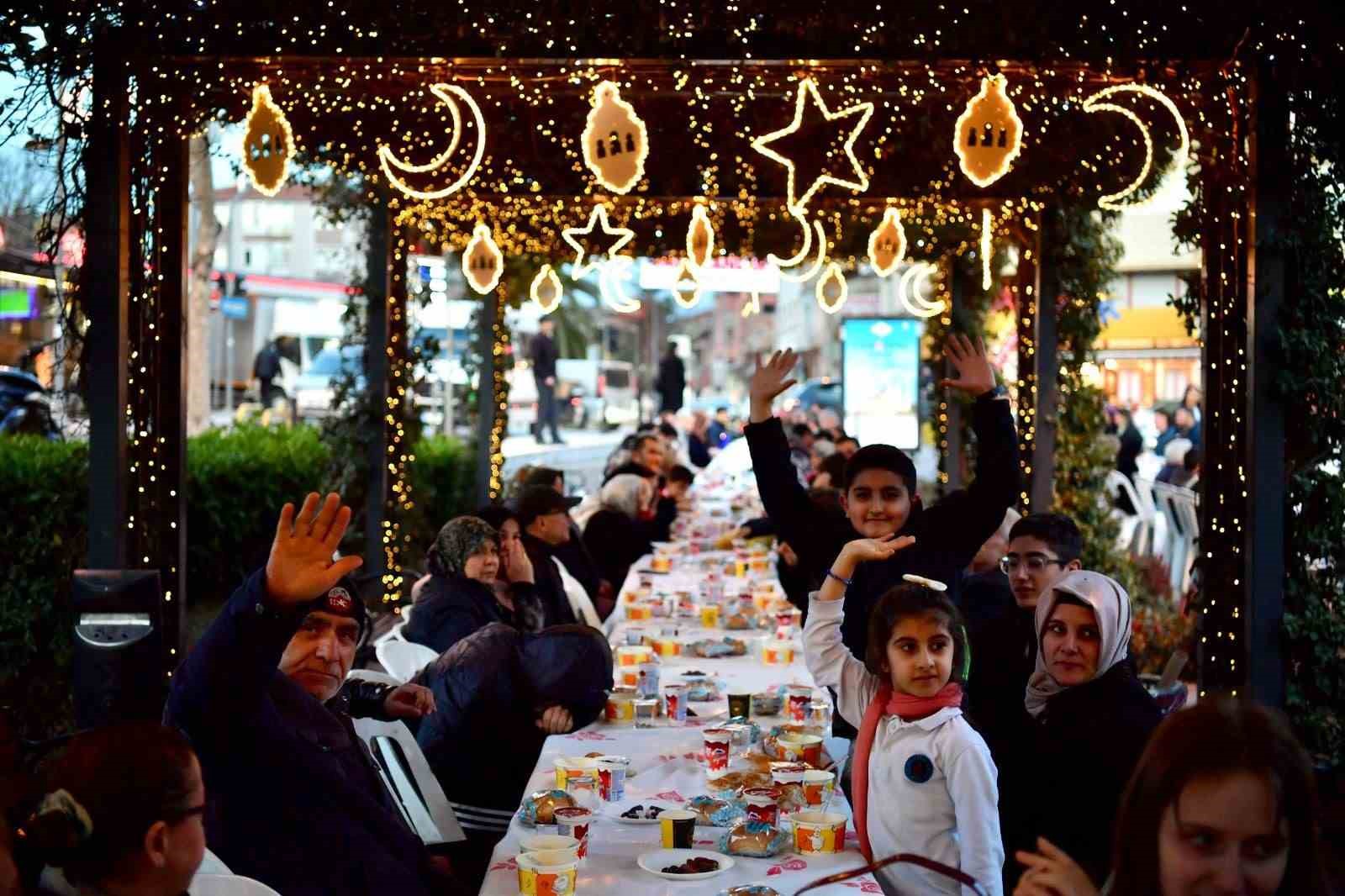Fatih’te Ramazan bereketi: Tüm hazırlıklar tamamlandı
Fatih’te Ramazan bereketi: Tüm hazırlıklar tamamlandı