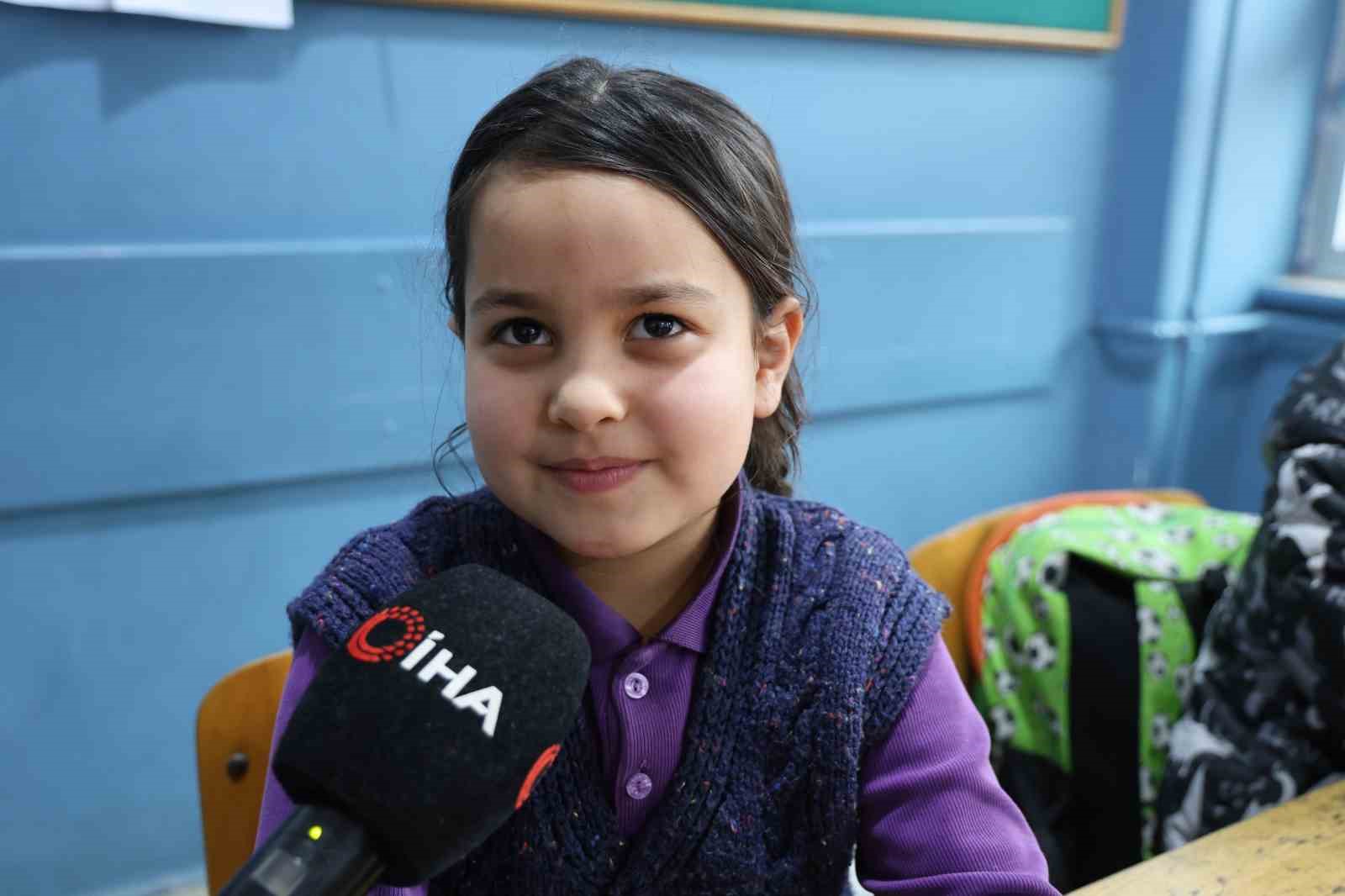 Fatma öğretmen kanseri yendi, öğrencilerine kavuştu
