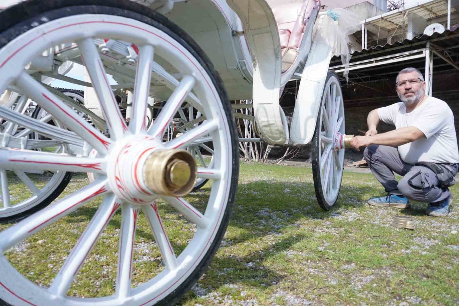 Faytonculuk zanaatı usta yetişmemesi nedeniyle yok oluyor
