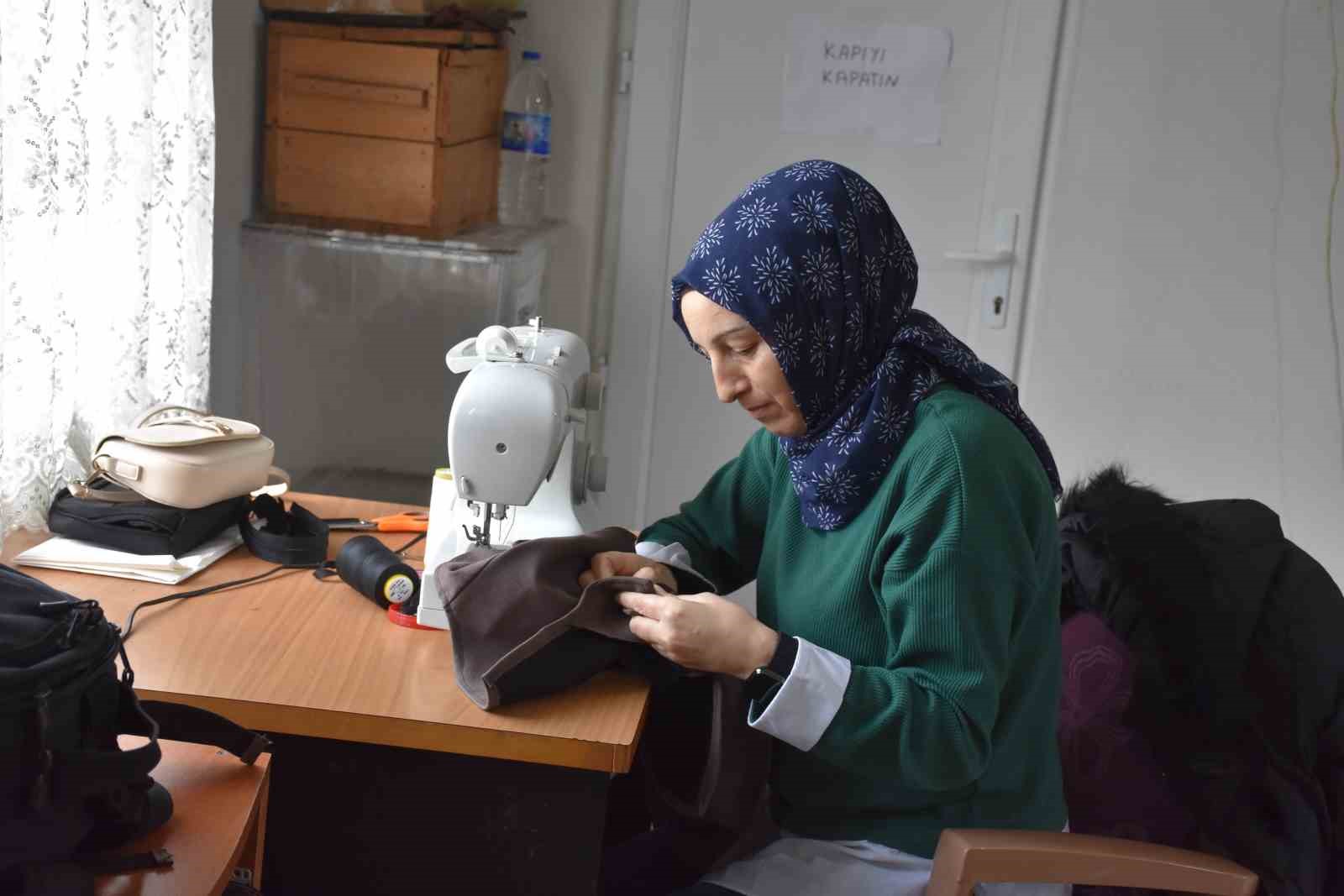 Fedakar annelerin hayatlarına dokunan kurs: Hem öğreniyorlar hem sosyalleşiyorlar
