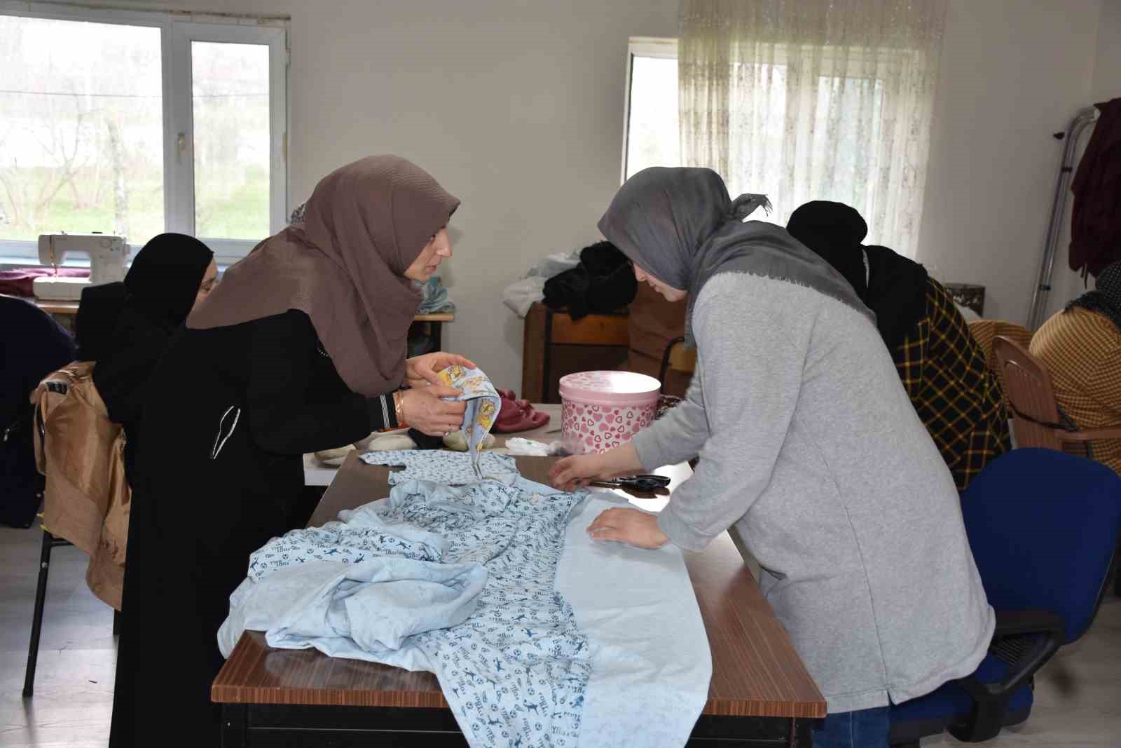 Fedakar annelerin hayatlarına dokunan kurs: Hem öğreniyorlar hem sosyalleşiyorlar
