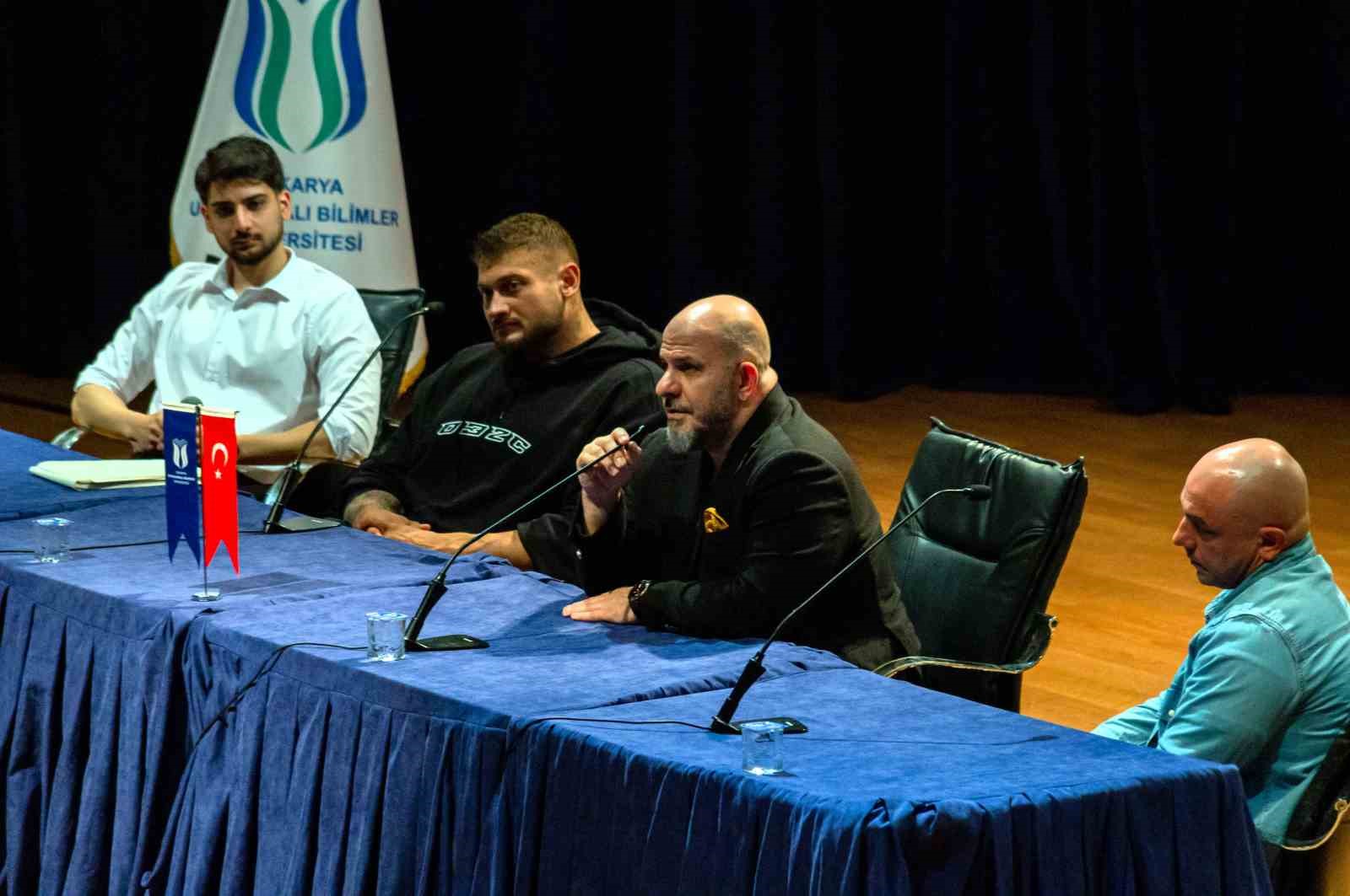 Federasyon temsilcileri öğrenciler ile buluştu
