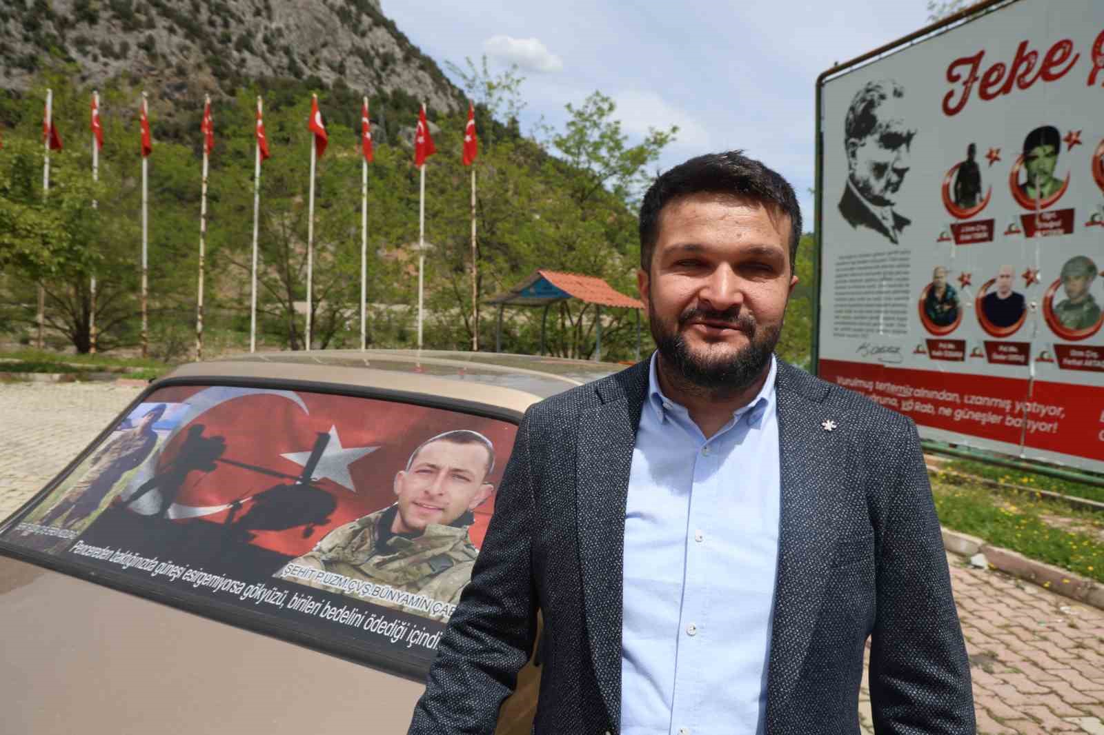 Fekeli gaziden Kaymakam Yılmaz’a, Ferdi Tayfur’un "Hatıran Yeter" şarkısıyla teşekkür
