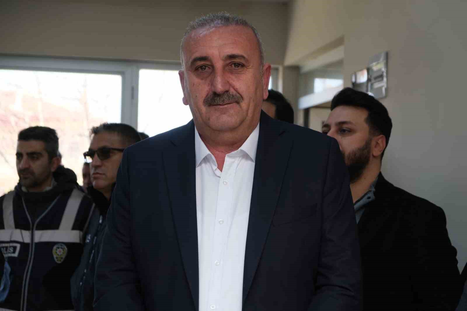 Felahiye Esnaf Odası’nda yeni başkan Muzaffer Güleser oldu
