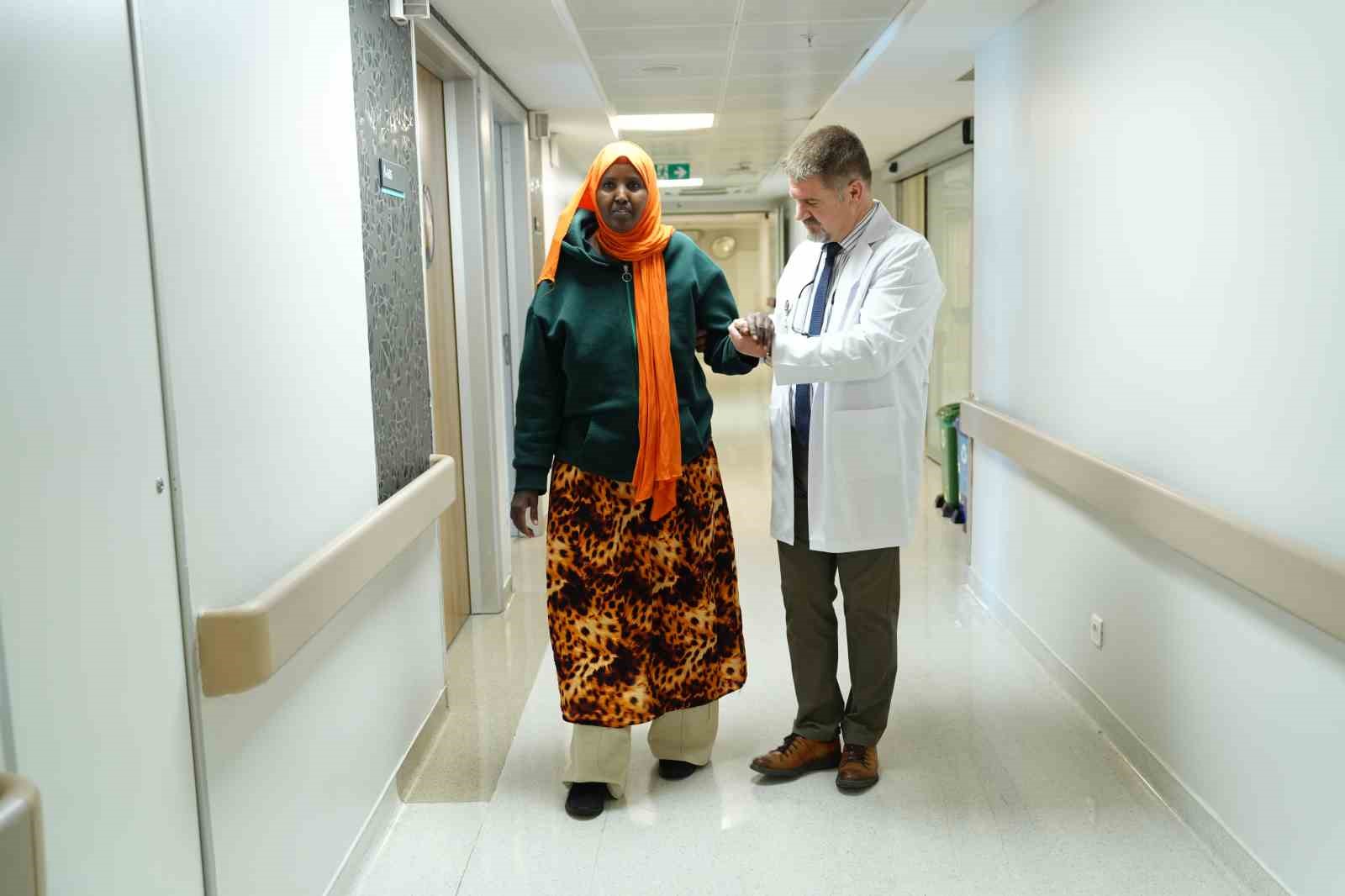 Felçli olarak geldi, ilk adımlarını Türkiye’de attı
Felçli olarak geldi, ilk adımlarını Türkiye’de attı