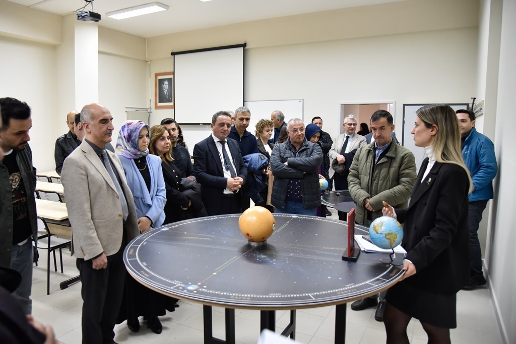 Fen bilimlerinde düşüş uyarısı: "Bilimi sevdirmek şart"
