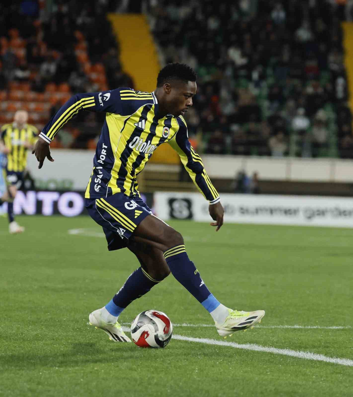 Fenerbahçe, 5 futbolcu transfer etti
