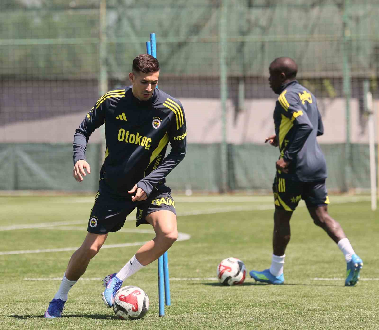 Fenerbahçe, Başakşehir maçı hazırlıklarını sürdürdü
