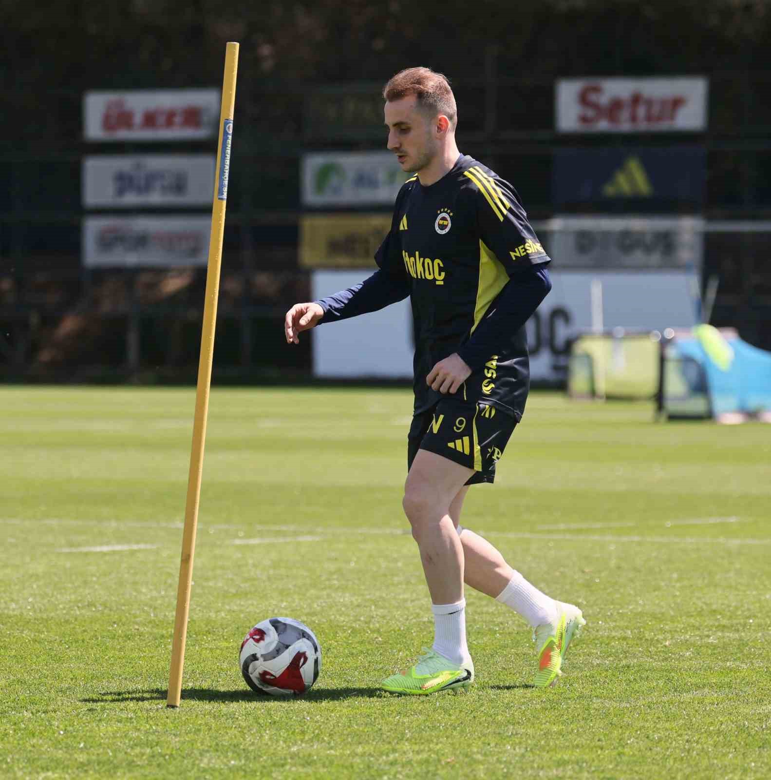 Fenerbahçe, Başakşehir maçı hazırlıklarını sürdürdü
