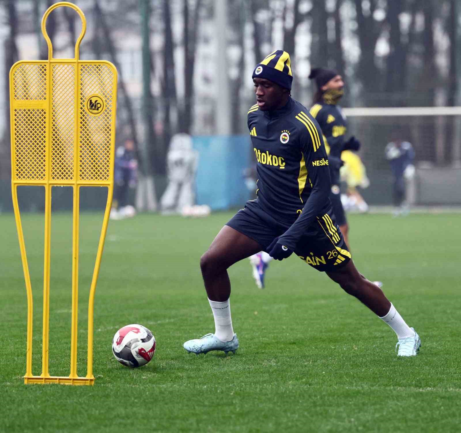 Fenerbahçe, Beşiktaş maçı hazırlıklarına başladı
