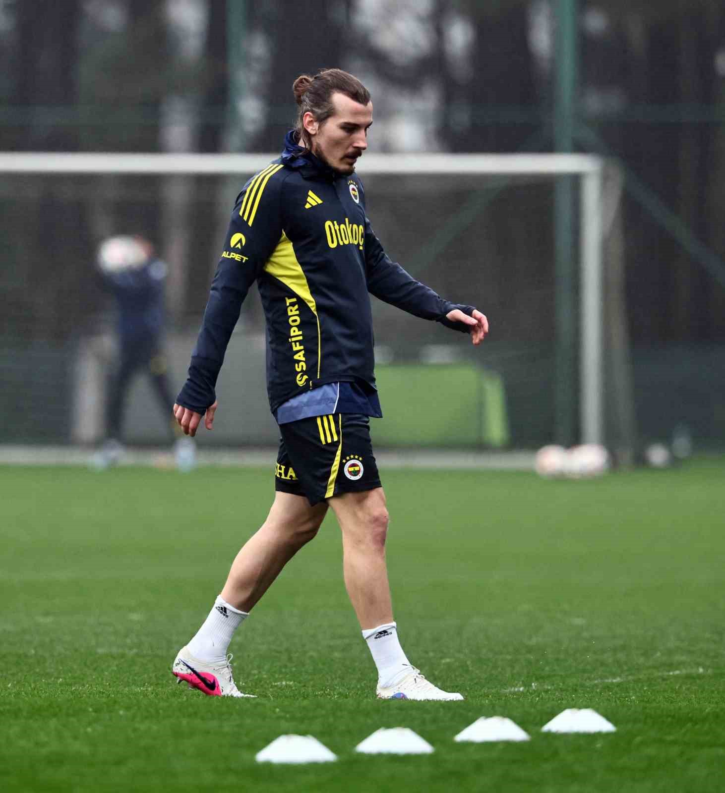 Fenerbahçe, Beşiktaş maçı hazırlıklarına başladı
