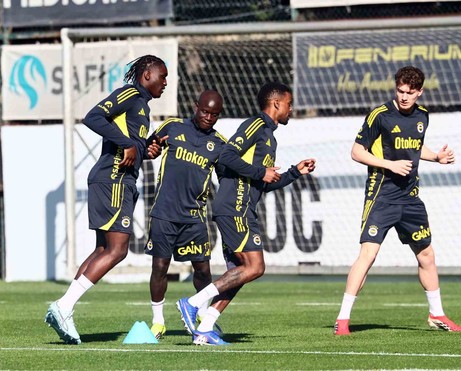 Fenerbahçe, Beşiktaş maçı hazırlıklarını sürdürdü
