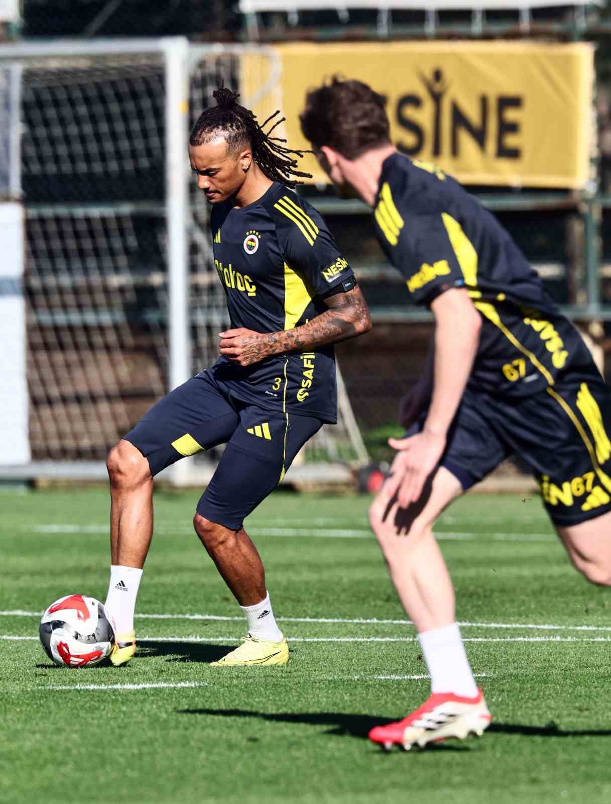 Fenerbahçe, Beşiktaş maçı hazırlıklarını sürdürdü
