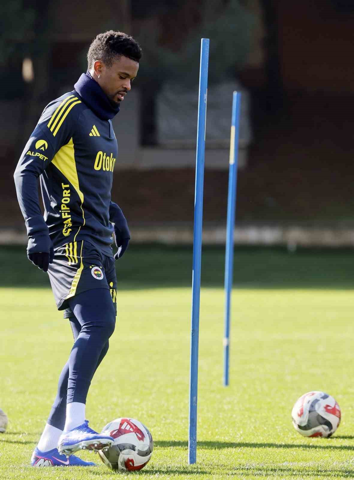 Fenerbahçe, Beyoğlu Yeni Çarşı maçının hazırlıklarını tamamladı
