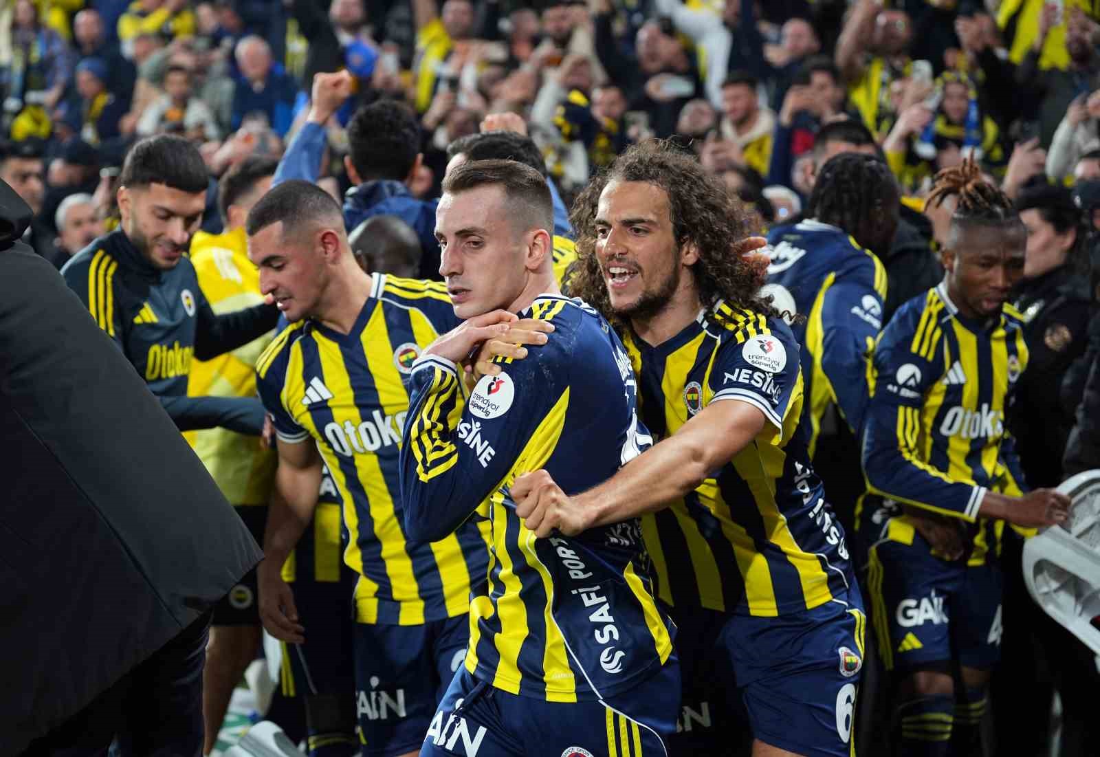 Fenerbahçe, büyük maçlarda 13 puan topladı
