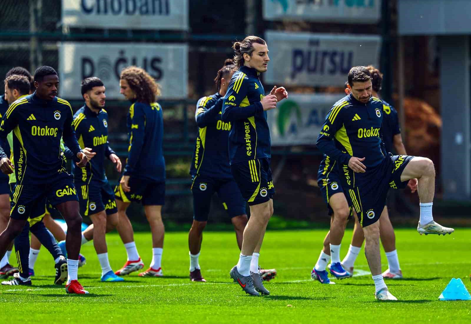 Fenerbahçe, Çaykur Rizespor maçının hazırlıklarını sürdürdü
