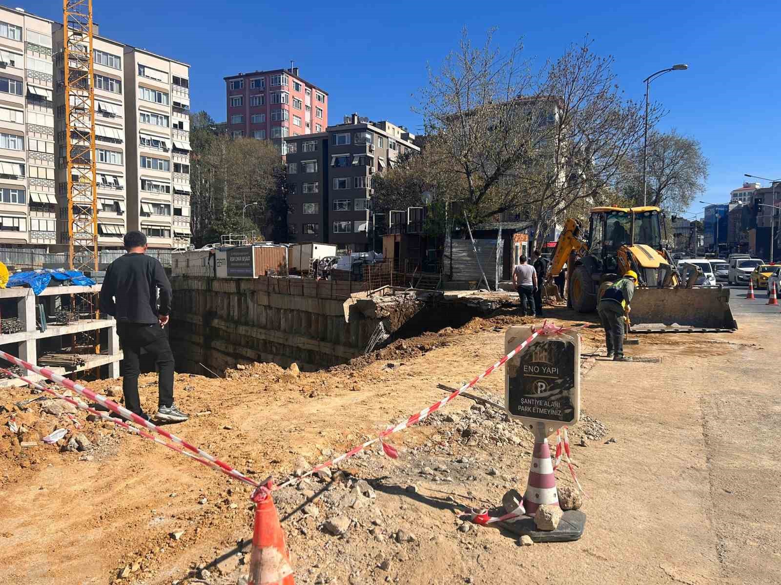 Fenerbahçe  Chobani Stadyumu yanında korkutan çökme
