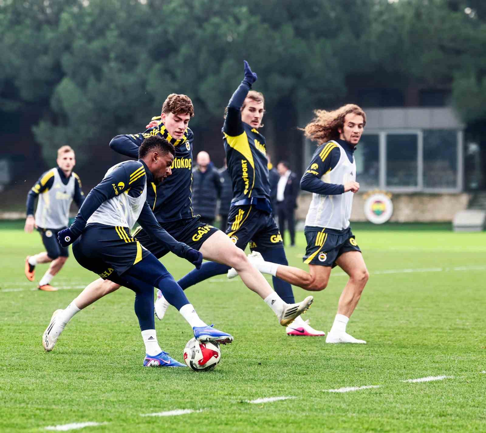 Fenerbahçe, Erzurumspor FK maçı hazırlıklarını tamamladı
