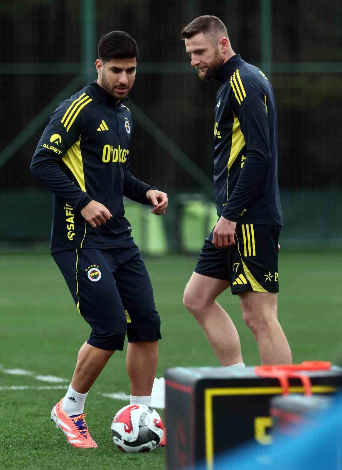 Fenerbahçe, Gençlerbirliği maçının hazırlıklarına başladı
