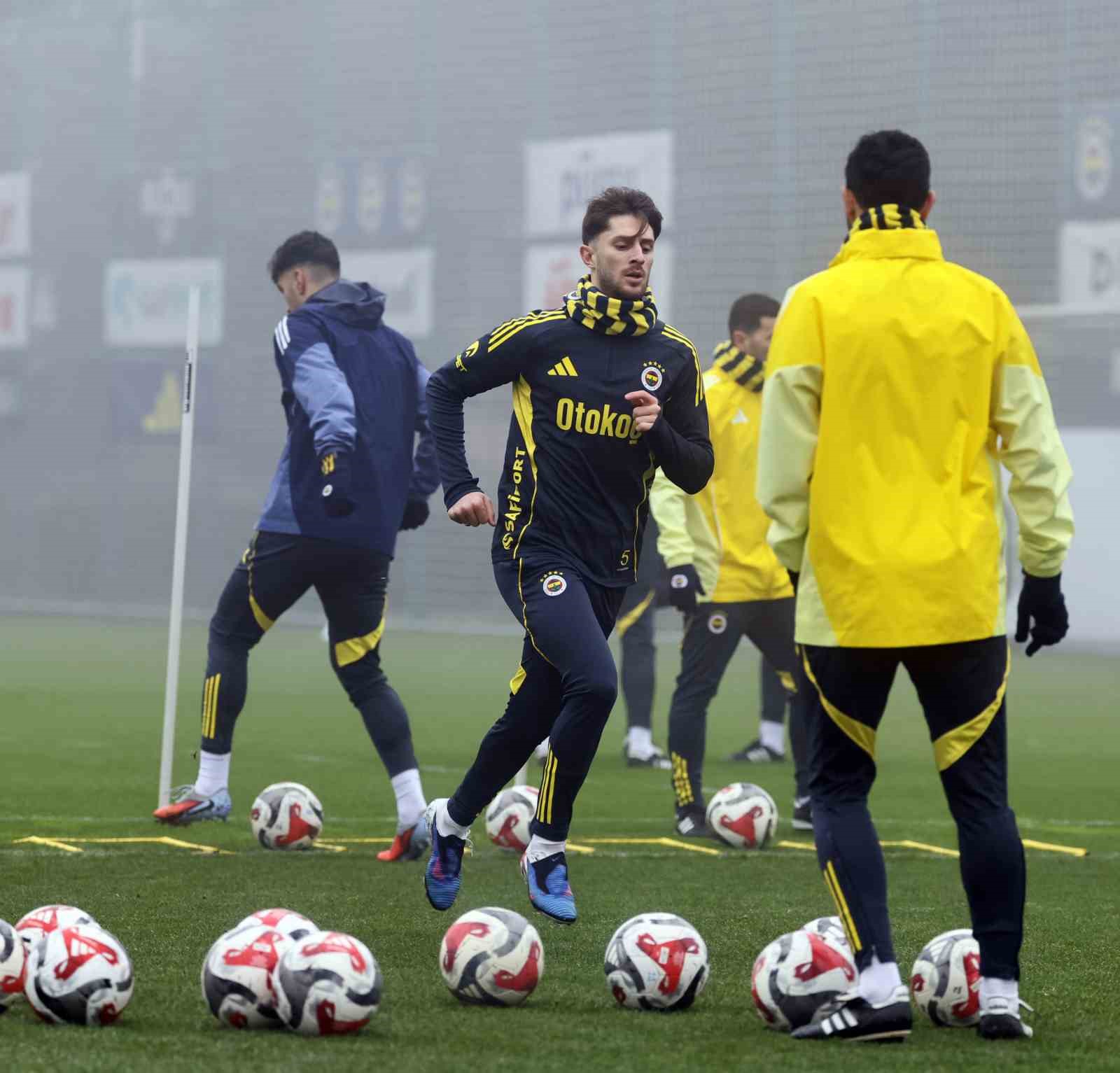 Fenerbahçe, Göztepe maçı hazırlıklarını tamamladı
