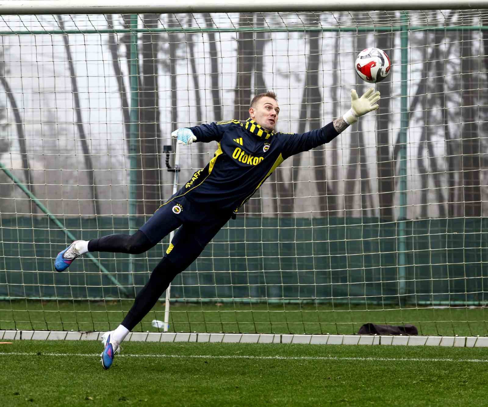 Fenerbahçe, Göztepe maçı hazırlıklarını tamamladı
