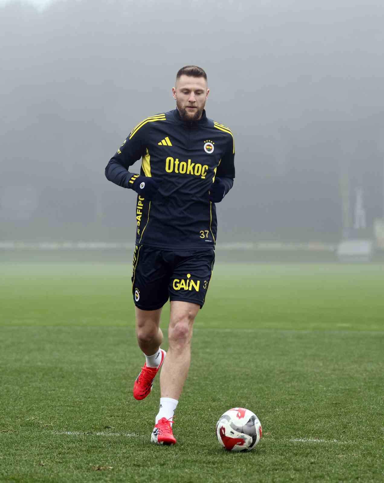 Fenerbahçe, Göztepe maçı hazırlıklarını tamamladı
