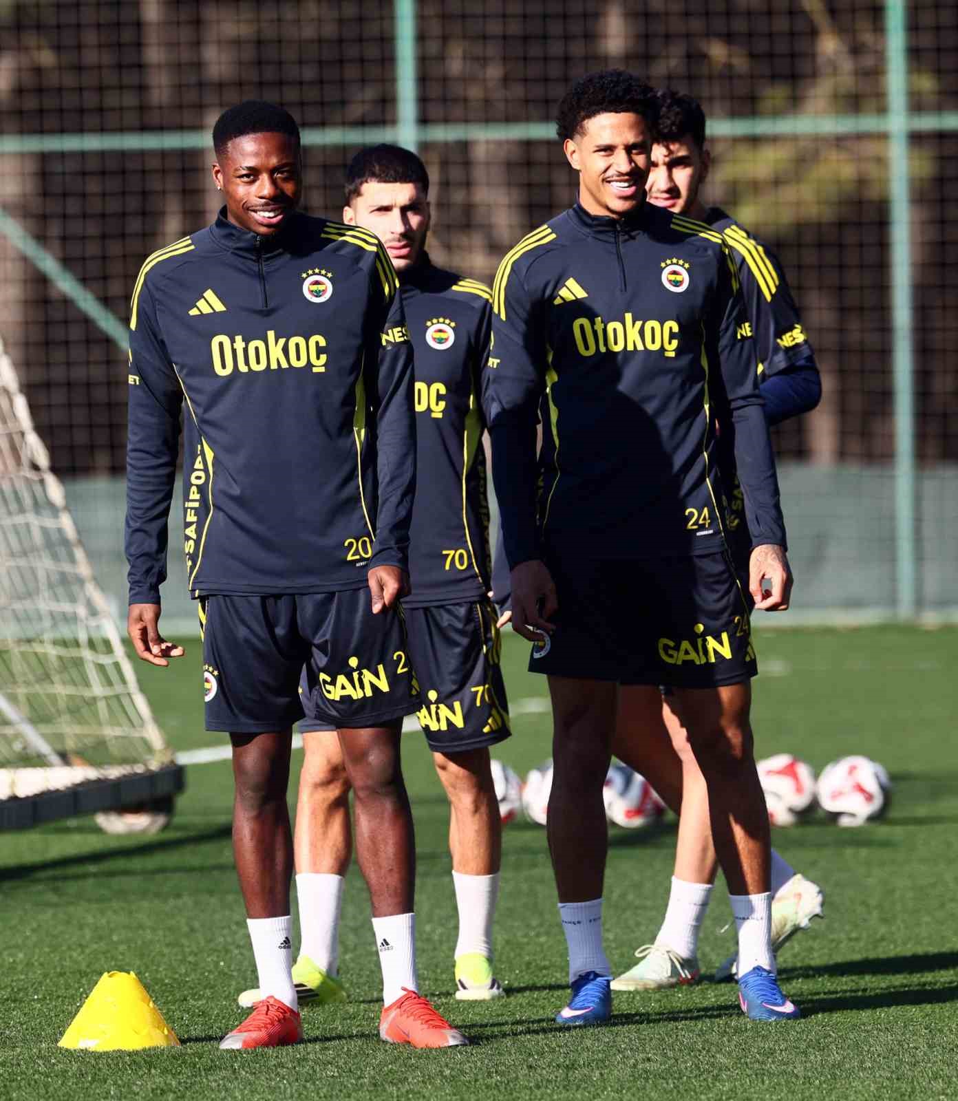 Fenerbahçe, Karagümrük maçı hazırlıklarına başladı
