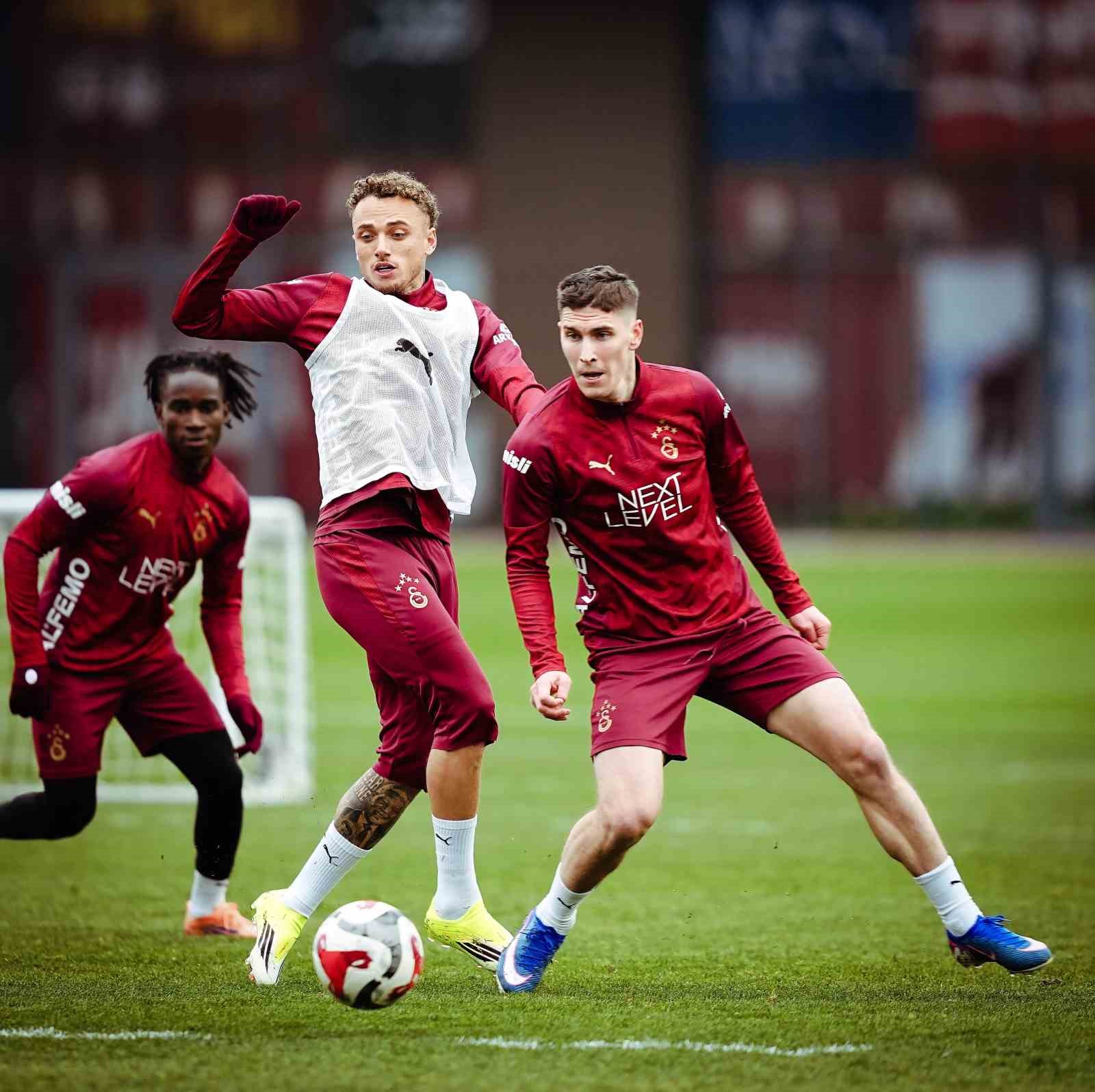 Fenerbahçe, Karagümrük maçı hazırlıklarını tamamladı
