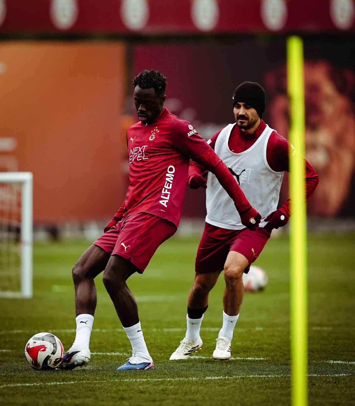 Fenerbahçe, Karagümrük maçı hazırlıklarını tamamladı
