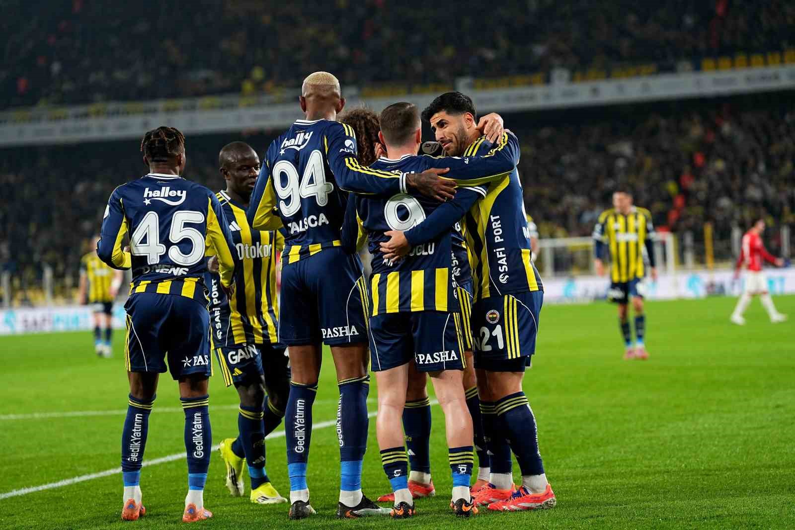 Fenerbahçe, Kasımpaşa’yı konuk edecek
Fenerbahçe, Kasımpaşa’yı konuk edecek