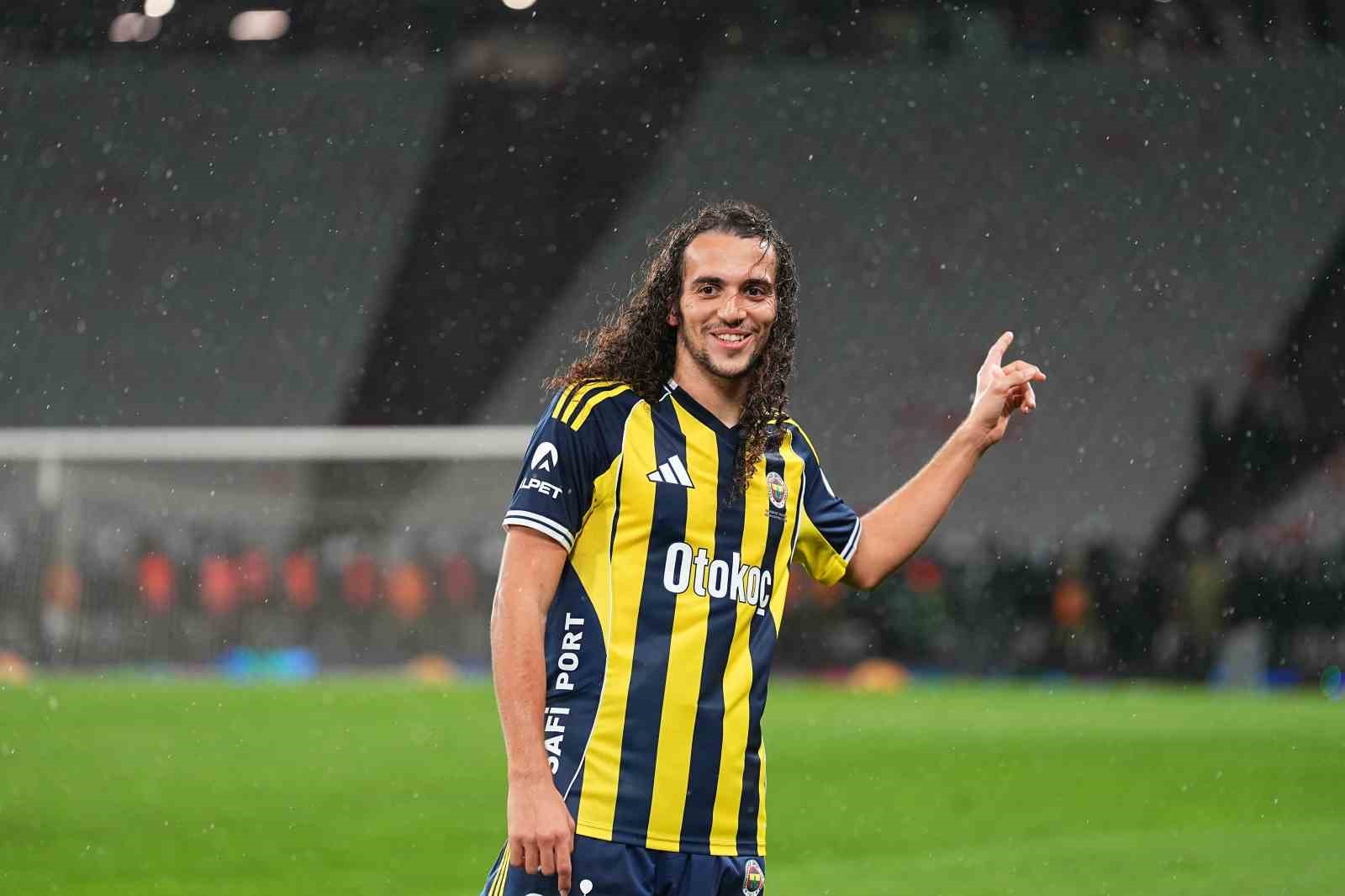 Fenerbahçe, kupayı kaldırdı
